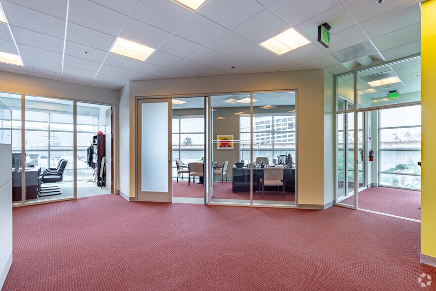 More Photos Of 880 Parkview Dr N, El Segundo Office For Sale