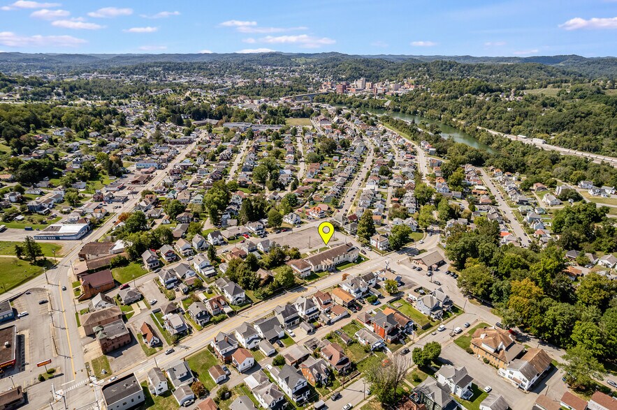 More Photos Of 801 E Park Ave, Fairmont Storefront For Sale