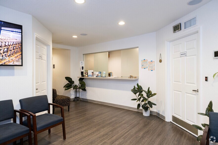 Primary Photo Of 400 15th St N, Saint Petersburg Medical For Lease
