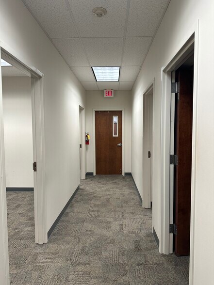 More Photos Of 47 Airpark Ct, Greenville Office For Lease