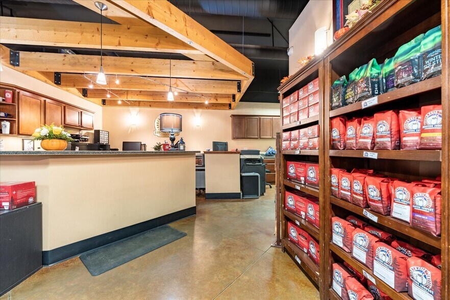 More Photos Of 1502 Minnie St, Fairbanks Industrial For Sale