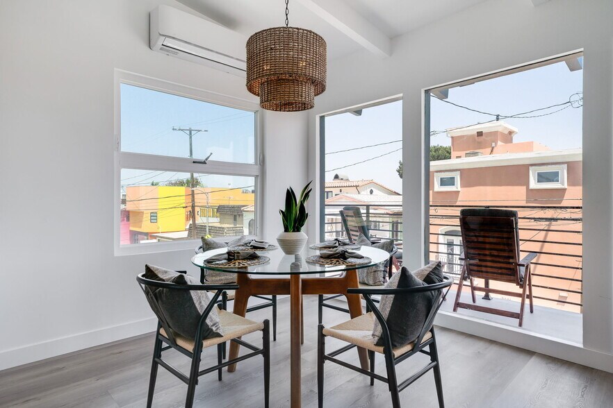 More Photos Of 2602 Pacific Ave, Venice Apartments For Sale