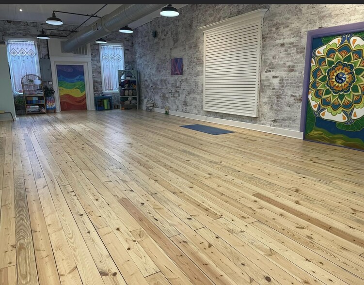 More Photos Of 115 Gordon St, Chickamauga Storefront For Sale