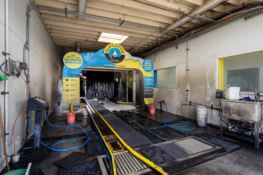 More Photos Of 21011 Pioneer Blvd, Lakewood Carwash For Sale