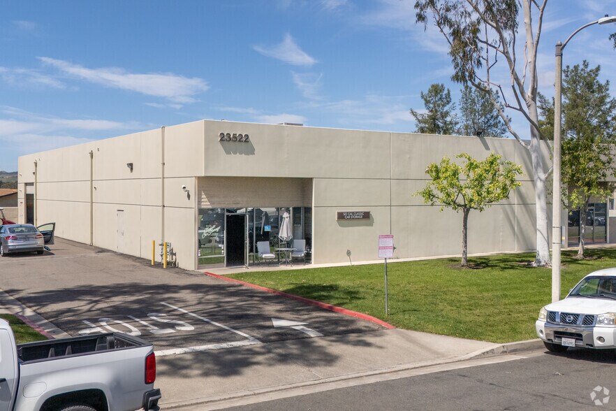 More Photos Of 23461 Ridge Route Dr, Laguna Hills Unknown For Lease