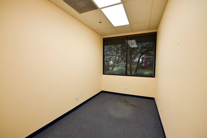 More Photos Of 1209 Tech Blvd, Tampa Loft Creative Space For Lease