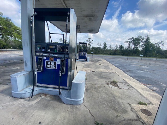 More Photos Of 6023 Kingsley Lake Dr, Starke Service Station For Sale