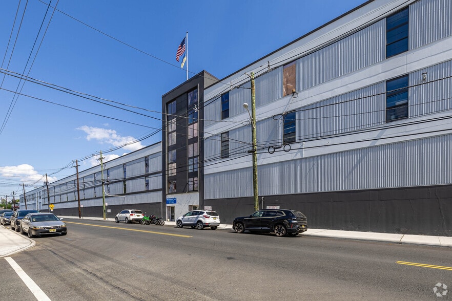 More Photos Of 1309-1645 W Front St, Plainfield Manufacturing For Lease