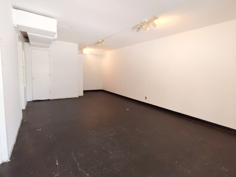 More Photos Of 2740 Devine St, Columbia Storefront Retail Office For Lease