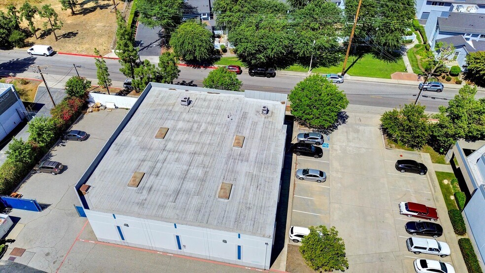 More Photos Of 920 W 10th St, Azusa Warehouse For Sale