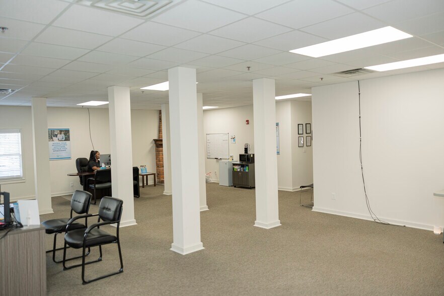 More Photos Of 119 Ridley Ave, Lagrange Office For Sale