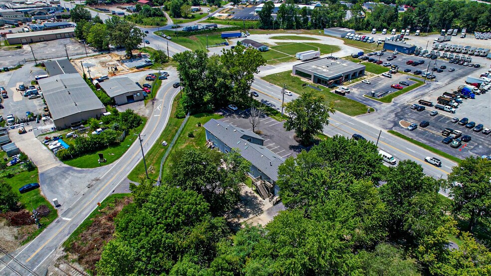 More Photos Of 5030 Hendersonville Rd, Fletcher Office For Sale