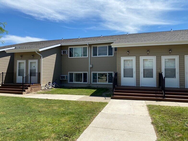 More Photos Of 302 E Pine St, Philip Apartments For Sale