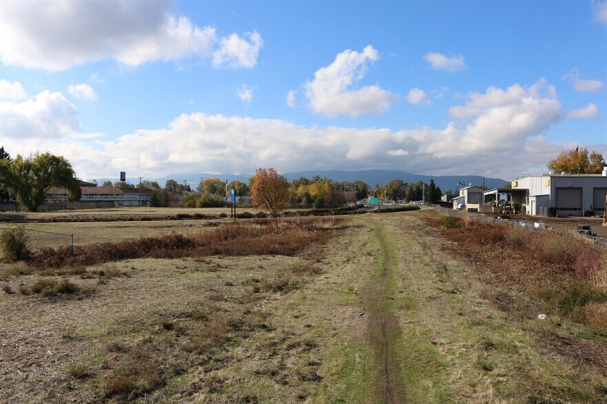More Photos Of 2453 Crater Lake Highway, Medford Land For Sale