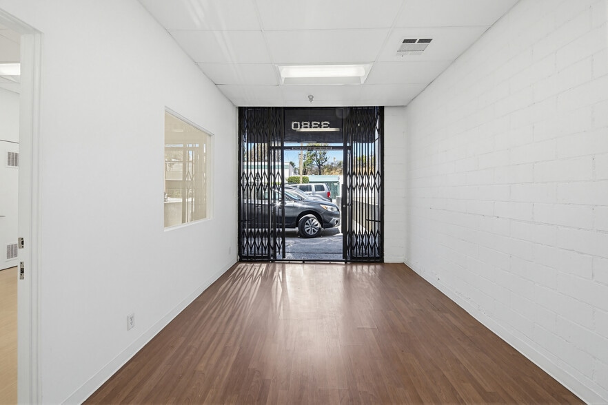 More Photos Of 3380 Livonia Ave, Los Angeles Light Manufacturing For Lease