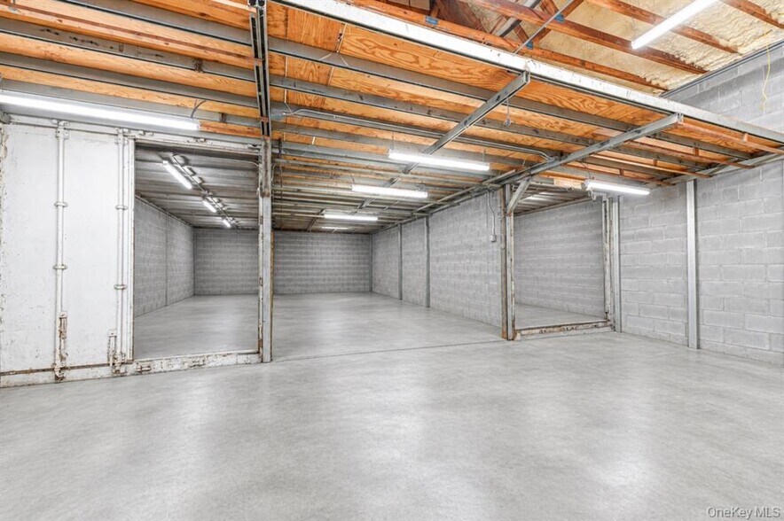 More Photos Of 1709 Newbridge Rd, North Bellmore Manufacturing For Sale