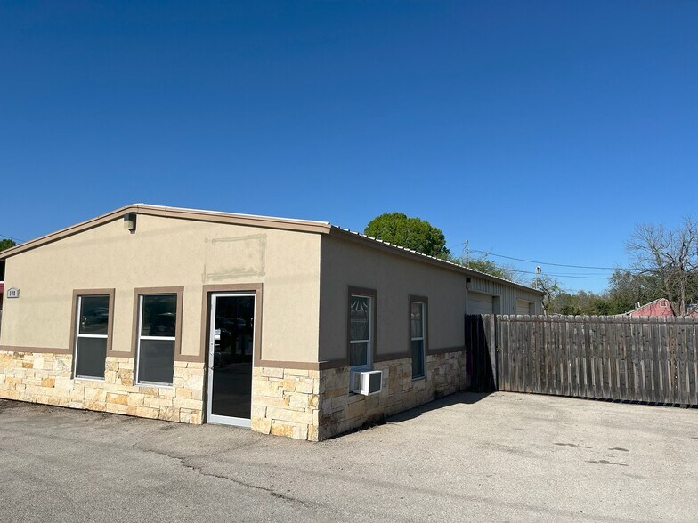 Primary Photo Of 108 Schertz Pky, Schertz Freestanding For Sale