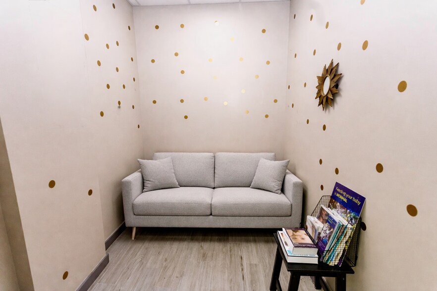 More Photos Of 4804 Edgewater Dr, Orlando Medical For Sale