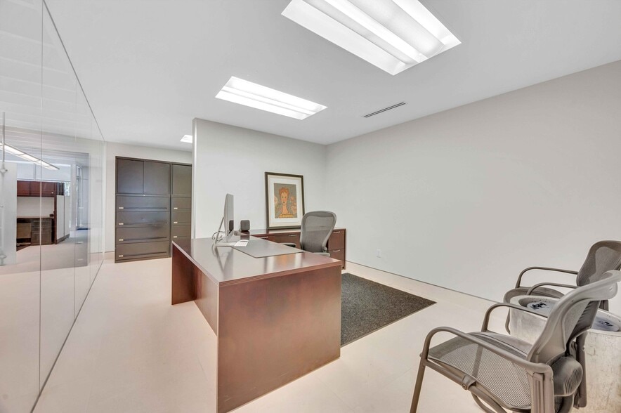 More Photos Of 4621 Ponce De Leon Blvd, Coral Gables Office For Sale