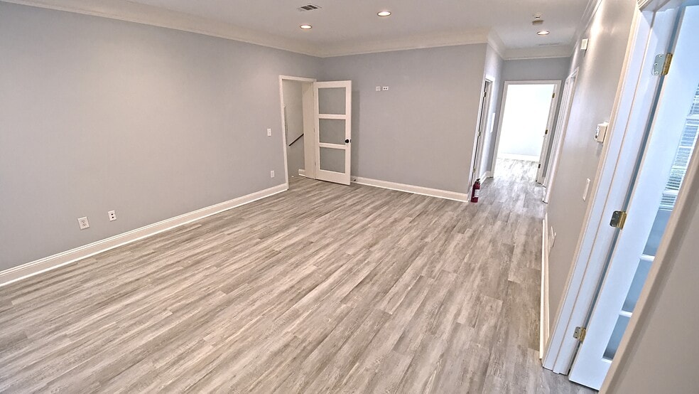 More Photos Of 239-243 River Park North Dr, Woodstock Medical For Sale