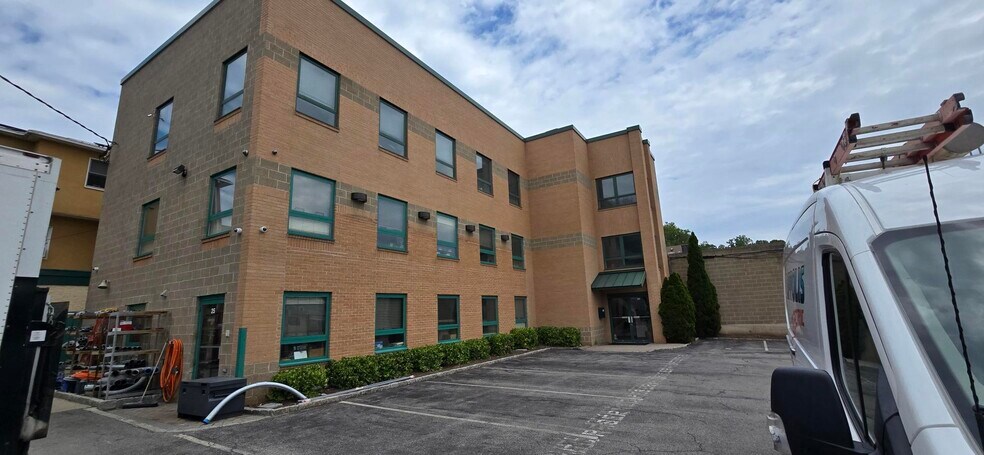 More Photos Of 25 7th St, Pelham Office For Sale