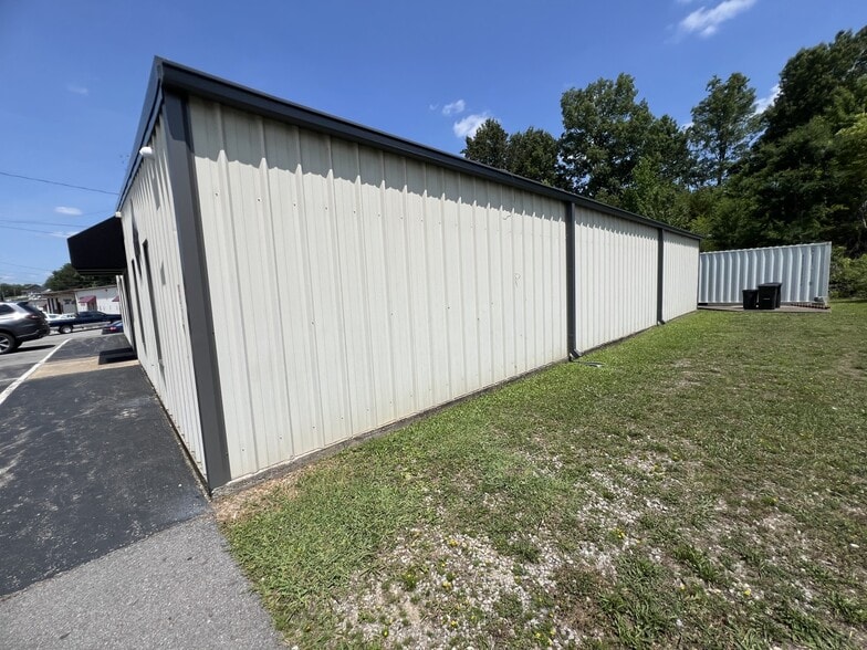 More Photos Of 211 W Dunbar Cave Rd, Clarksville Warehouse For Sale