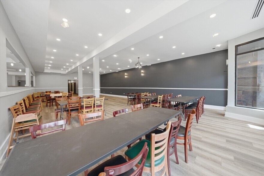 More Photos Of 2548 W 59th St, Chicago Storefront For Sale