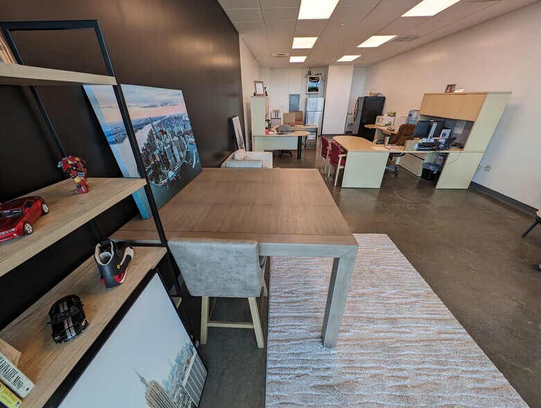More Photos Of 94-1042 Ka Uka Blvd, Waipahu Storefront Retail Office For Lease