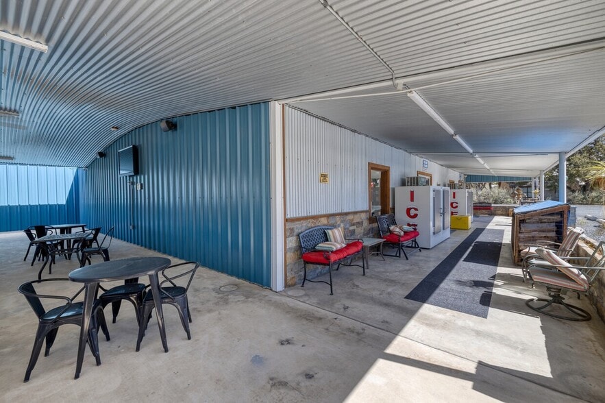 More Photos Of 49 Encino Dr, Concan Convenience Store For Sale