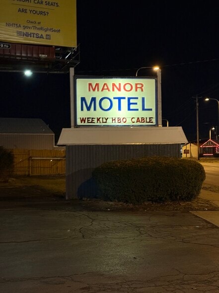 More Photos Of 1102 N Cunningham Ave, Urbana Hospitality For Sale