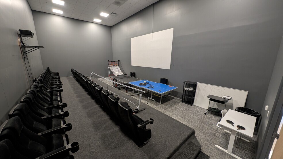 More Photos Of 1640-1658 S State St, Orem Freestanding For Lease