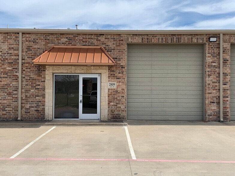 More Photos Of 2809 Capital St, Wylie Light Distribution For Sale