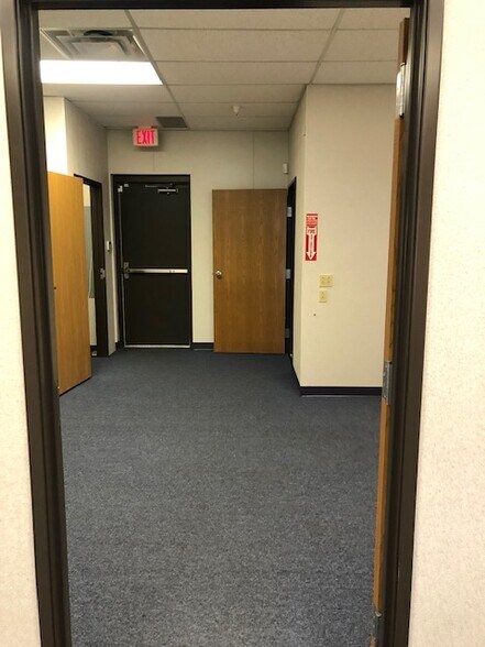 More Photos Of 1036-1062 Corporate Ln, Export Storefront Retail Office For Lease