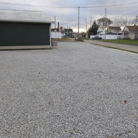 More Photos Of 1228 W 15th St, Lorain Freestanding For Lease