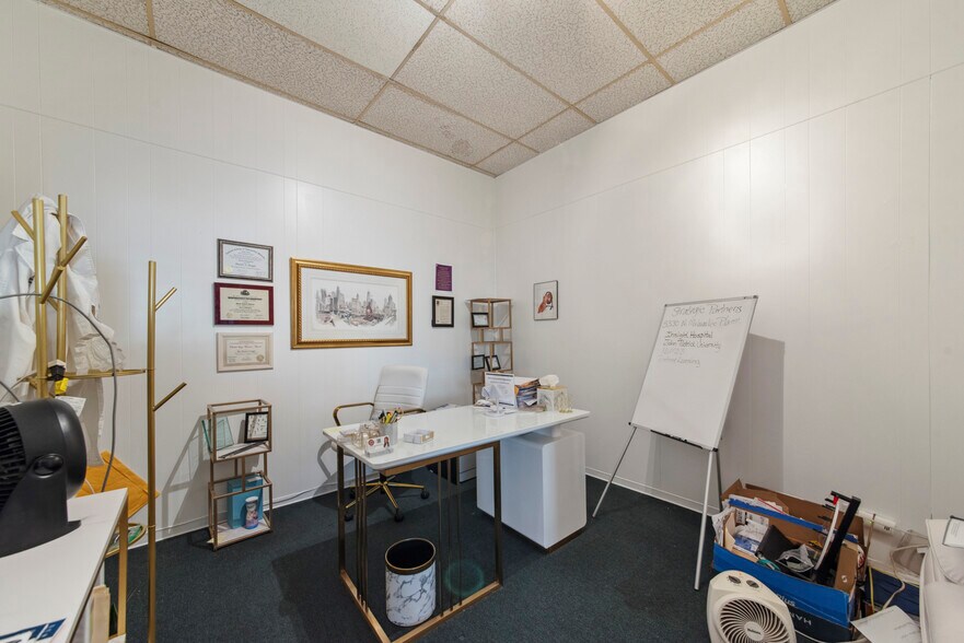 More Photos Of 3330 N Milwaukee Ave, Chicago Medical For Sale