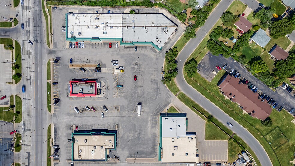 More Photos Of 6100-6160 E 21st St, Wichita Unknown For Lease