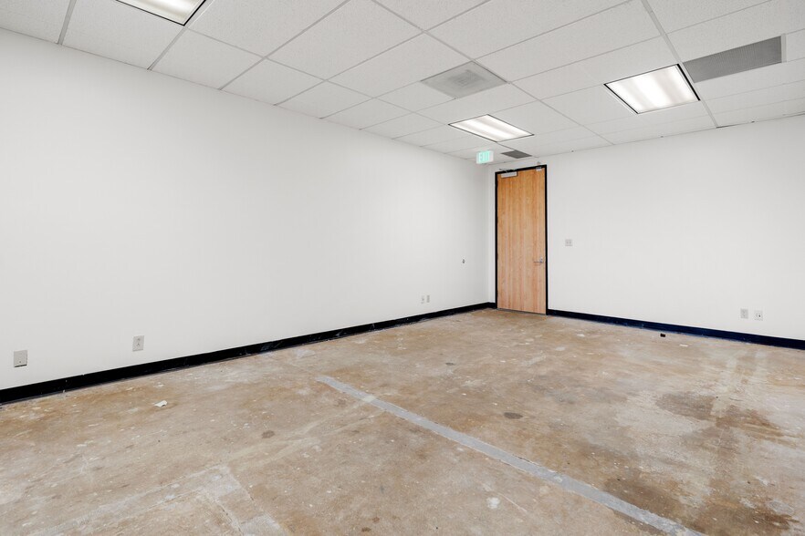 More Photos Of 2566 Overland Ave, Los Angeles Medical For Lease