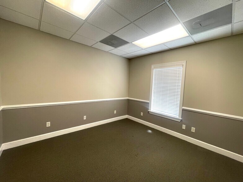 More Photos Of 1 Oglethorpe Professional Blvd, Savannah Office For Lease