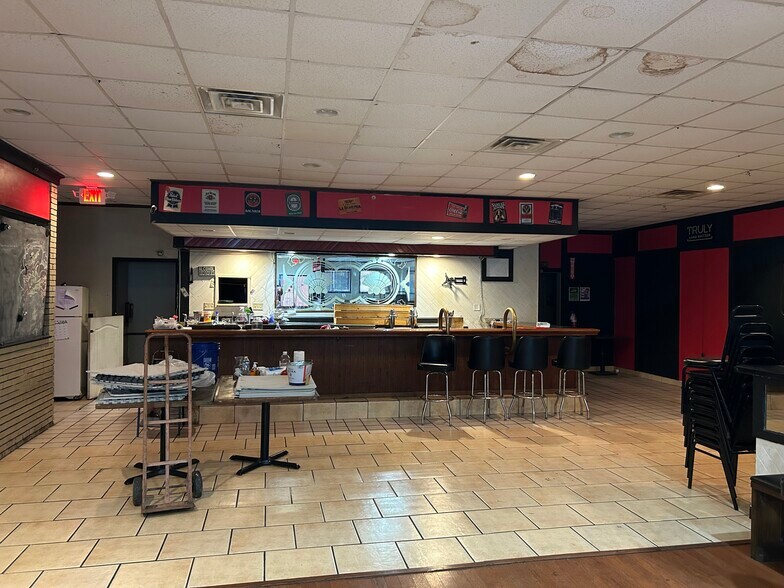 More Photos Of 6347-6359 E Navy Rd, Millington Freestanding For Sale