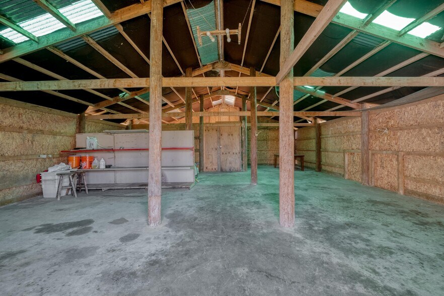 More Photos Of 829 State Highway 21 W, Cedar Creek Specialty For Sale