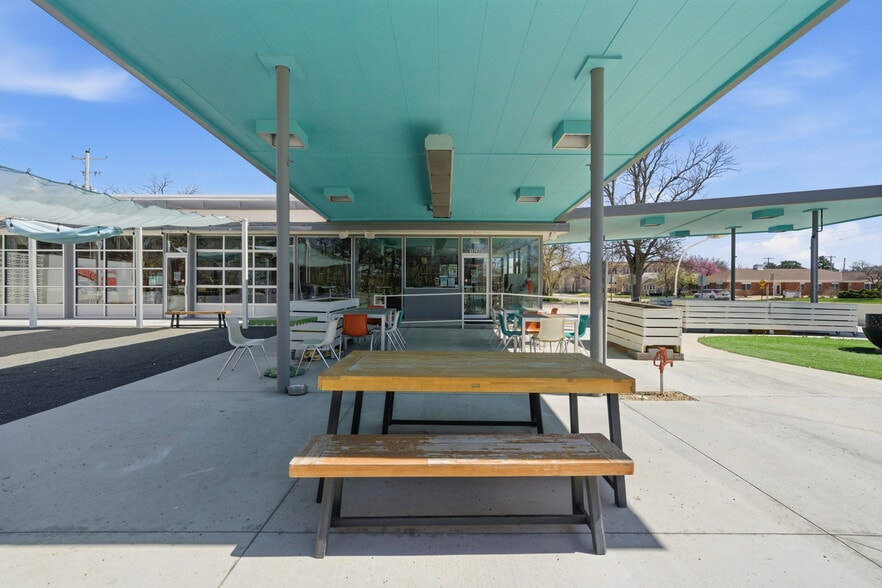 More Photos Of 1026 Poyntz Ave, Manhattan Auto Repair For Sale