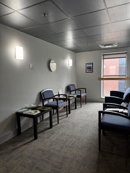 More Photos Of 86 Saint Paul St, Burlington Office For Lease