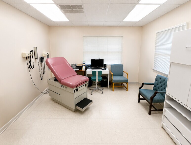 More Photos Of 1350 Hamilton St, Somerset Medical For Sale