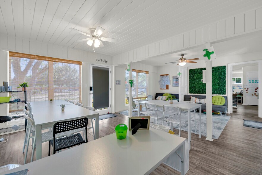More Photos Of 1001 Randall Ave, Daphne Office Residential For Lease