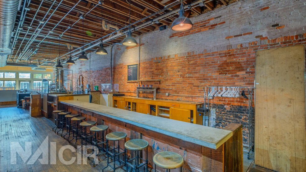 More Photos Of 1 S Union St, Middletown General Retail For Sale