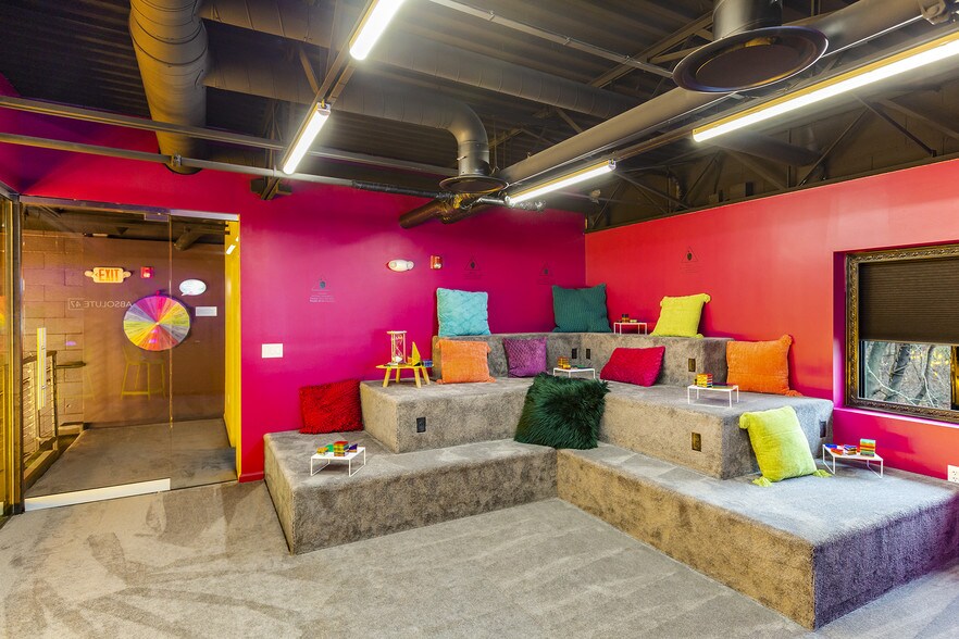 More Photos Of 10 Draper St, Woburn Warehouse For Sale