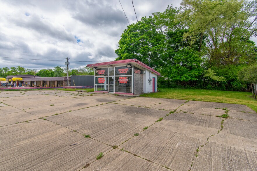 More Photos Of 70 W Carleton Rd, Hillsdale Convenience Store For Sale