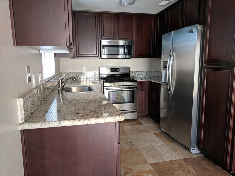 More Photos Of 445-523 Hart Dr, El Cajon Apartments For Sale