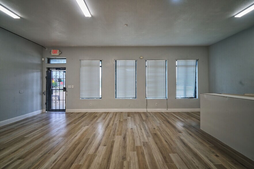 More Photos Of 2700-2704 Hemphill St, Fort Worth Medical For Sale