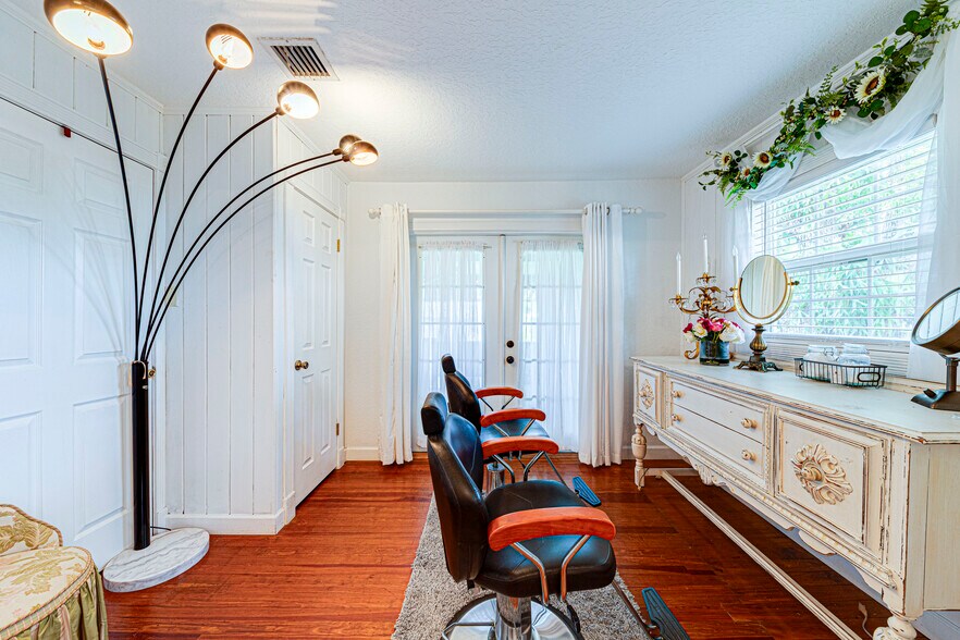 More Photos Of 4404 Edgewater Dr, Orlando Storefront Retail Residential For Sale